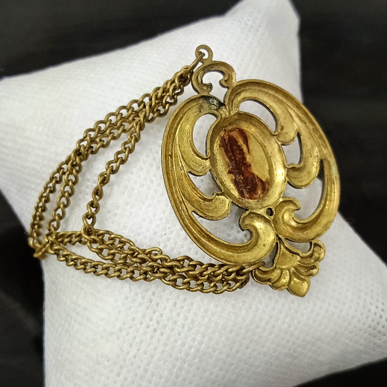 بروش نسائي نحاس