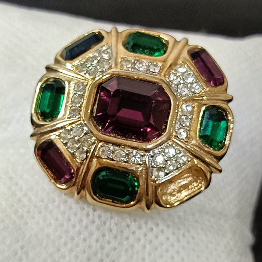 بروش بلاكي مرصع بالأحجار