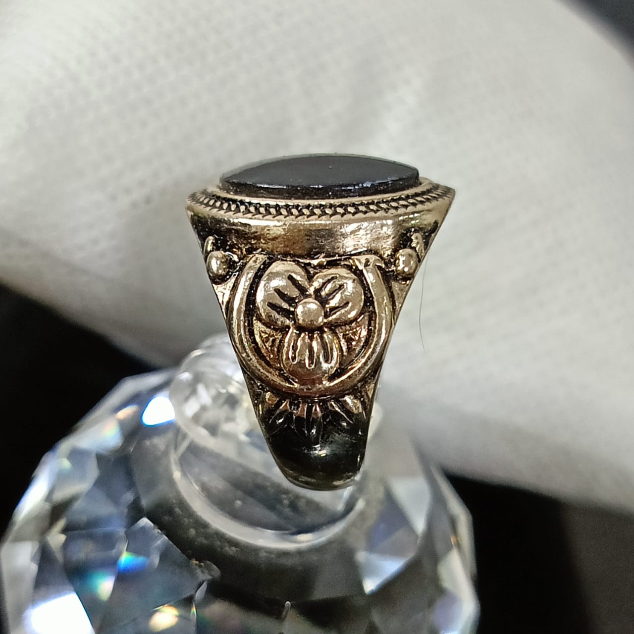 خاتم بلاكي أبيض