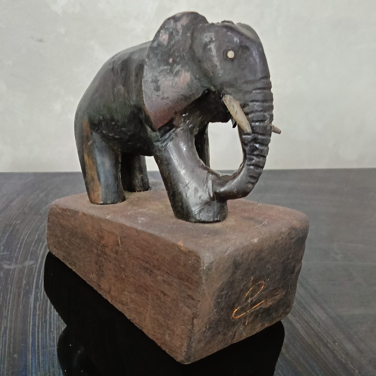 تحفة نادرة قديمة بعينين من حجر ماس ديكور