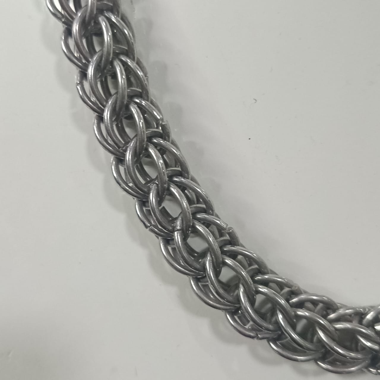 سلسلة من معدن