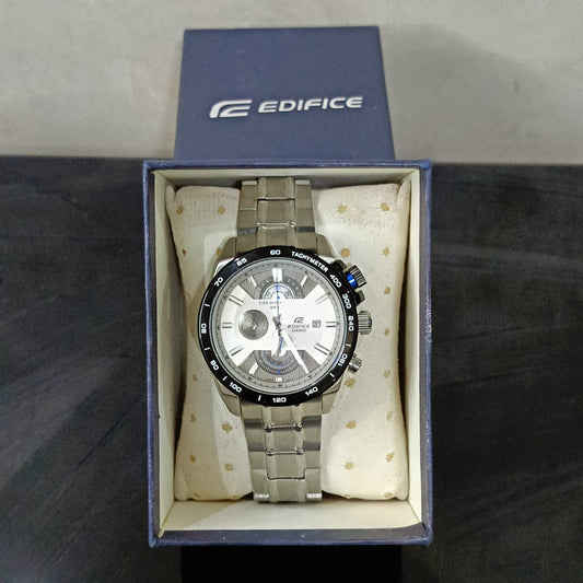 Montre casio edifice Quartz original neuf