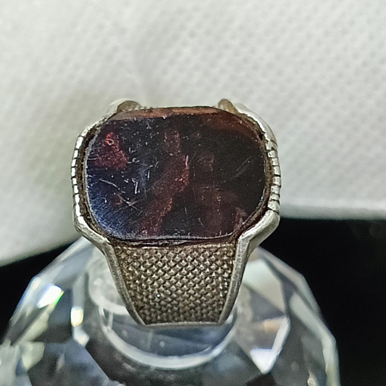 خاتم فضة بحجر الدم