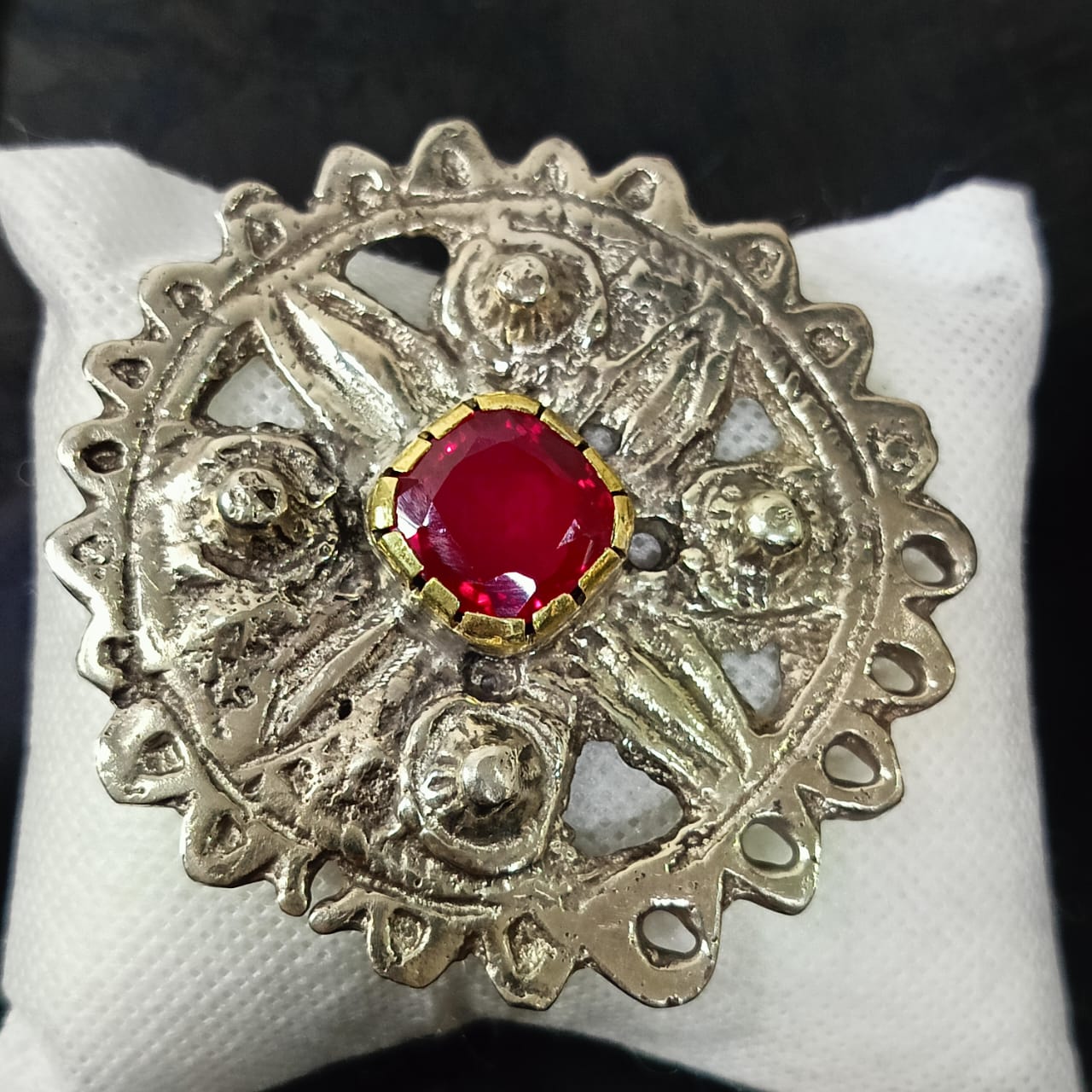 قلادة تحفة نادة فضة 800 بحجر ياقوت