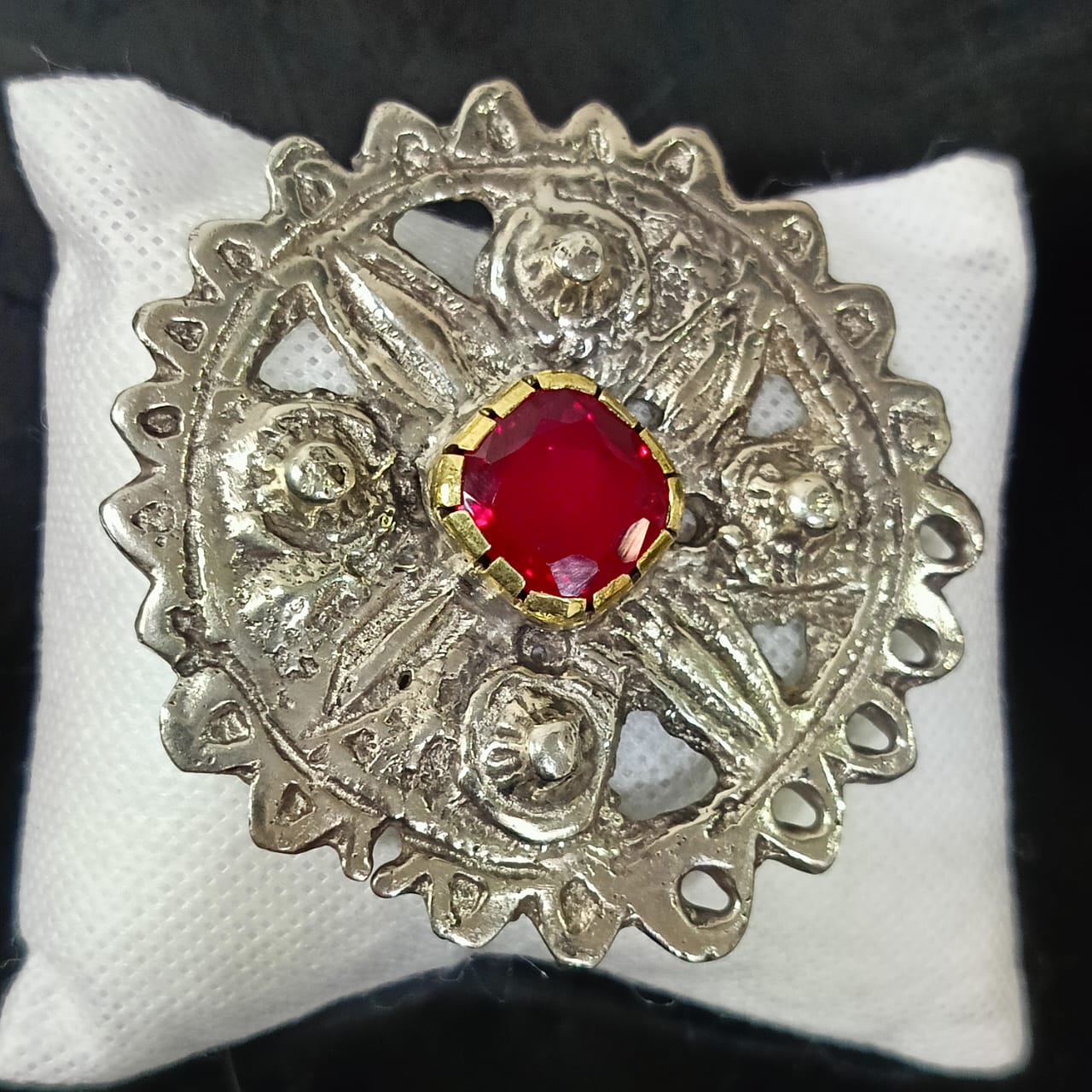 قلادة تحفة نادة فضة 800 بحجر ياقوت