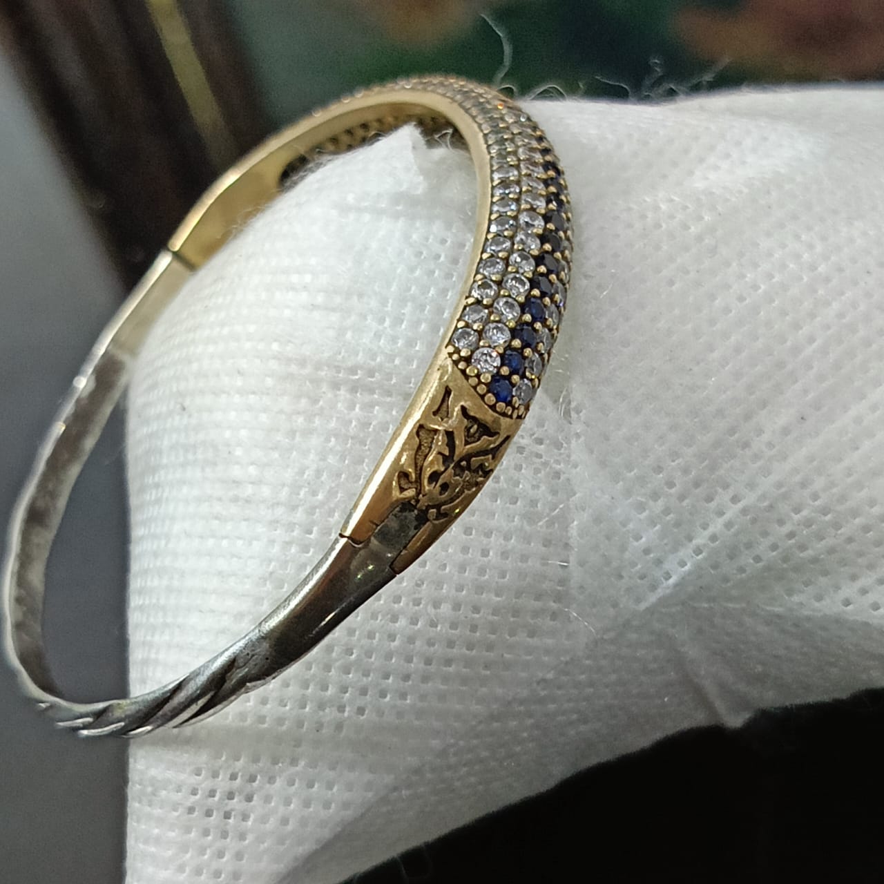 سوار فضة تحفة مرصع بالأحجار كريمة