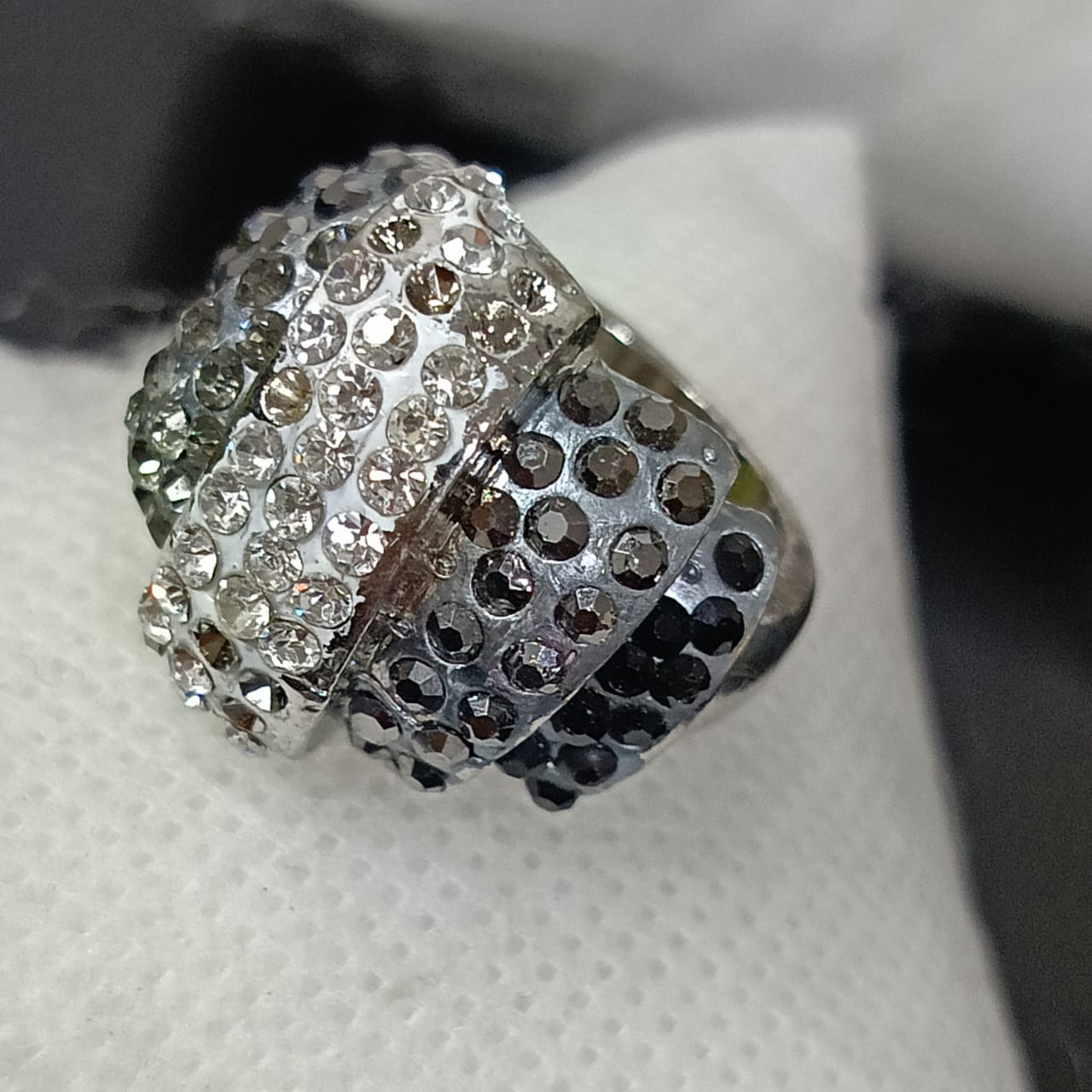 خاتم بلاكي أبيض