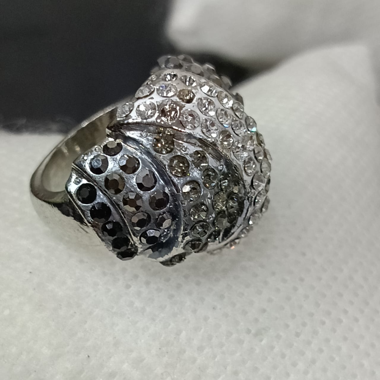 خاتم بلاكي أبيض