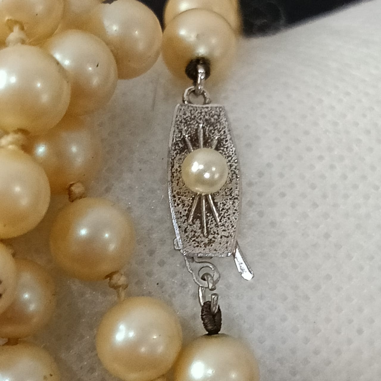 عقد تحفة لؤلؤ قفل فضة