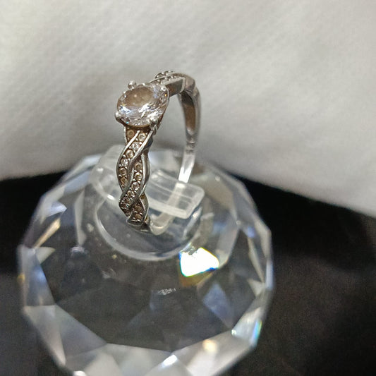 خاتم فضة نسائي مرصع بالأحجار