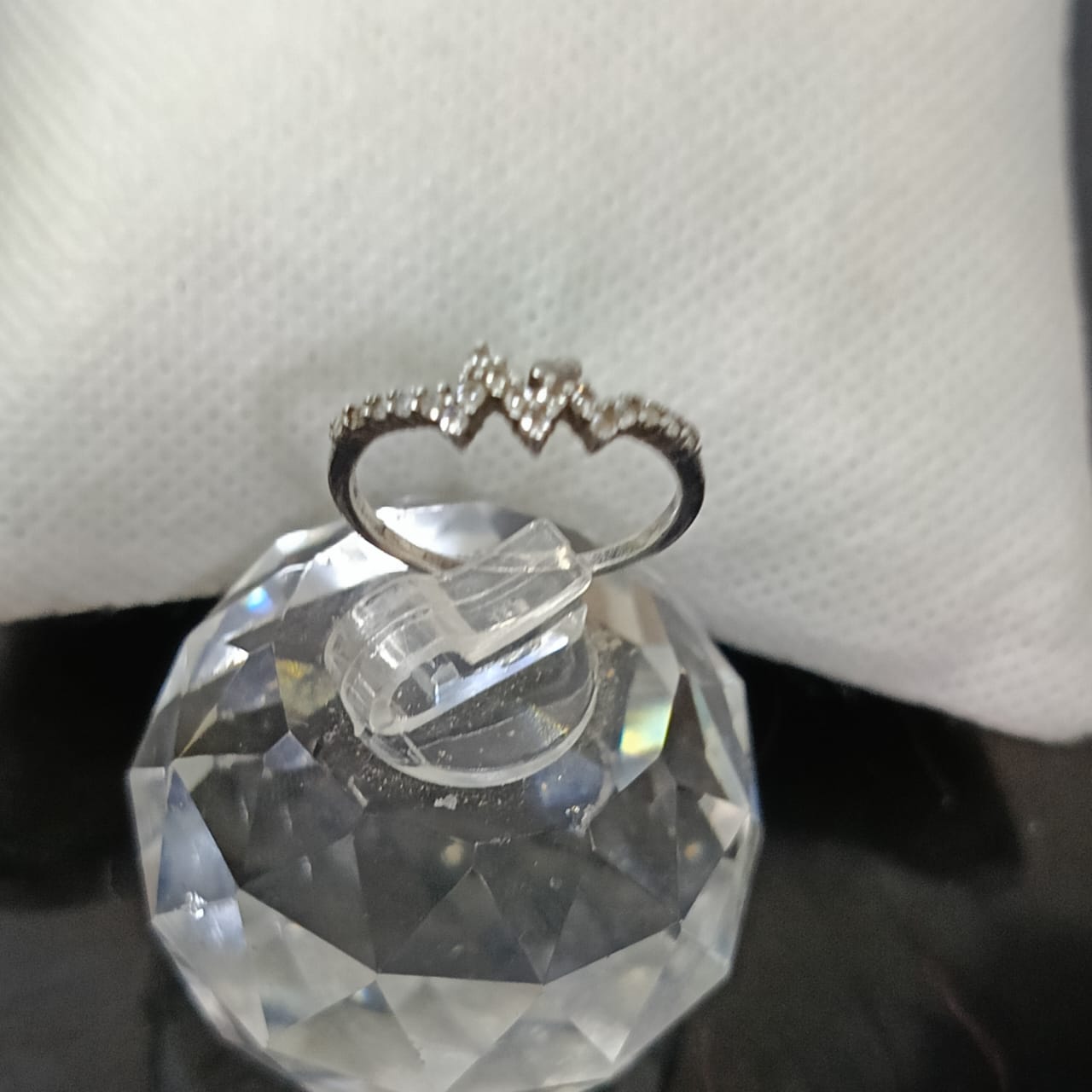 خاتم فضة نسائي مرصع بالأحجار