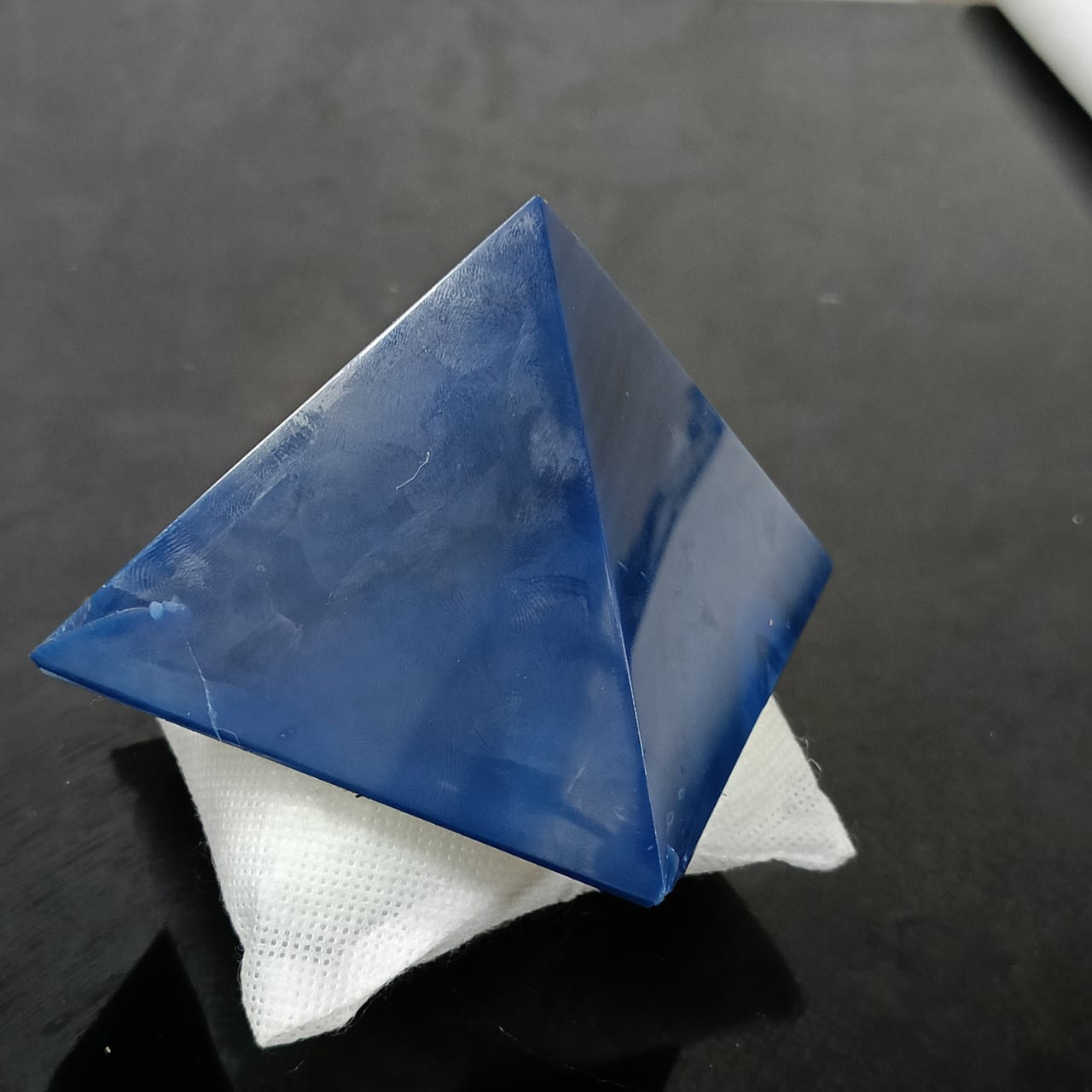 هرم من حجر عقيق أزرق طبيعي ديكور