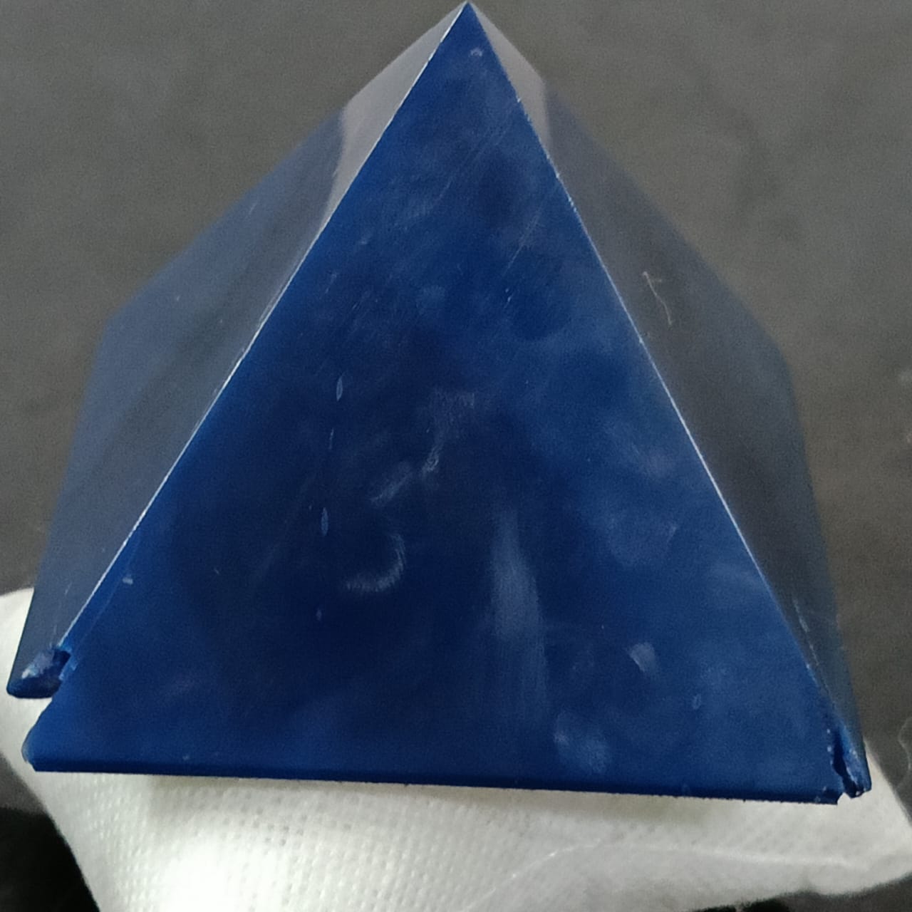 هرم من حجر عقيق أزرق طبيعي ديكور