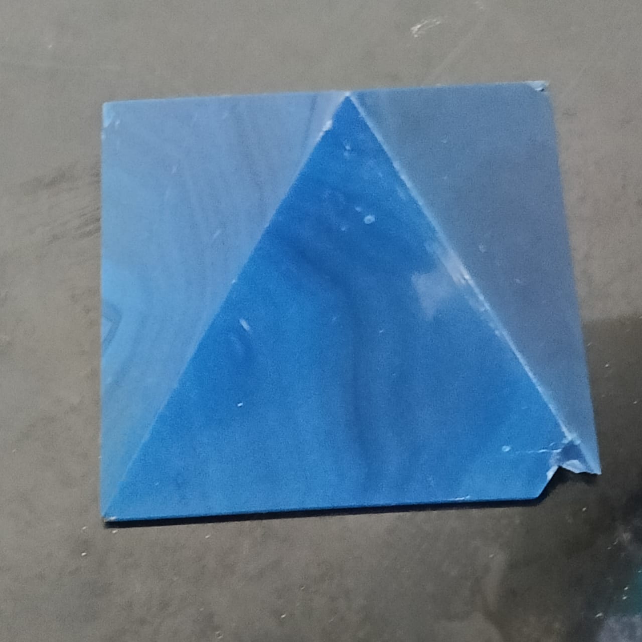 هرم من حجر عقيق أزرق طبيعي ديكور