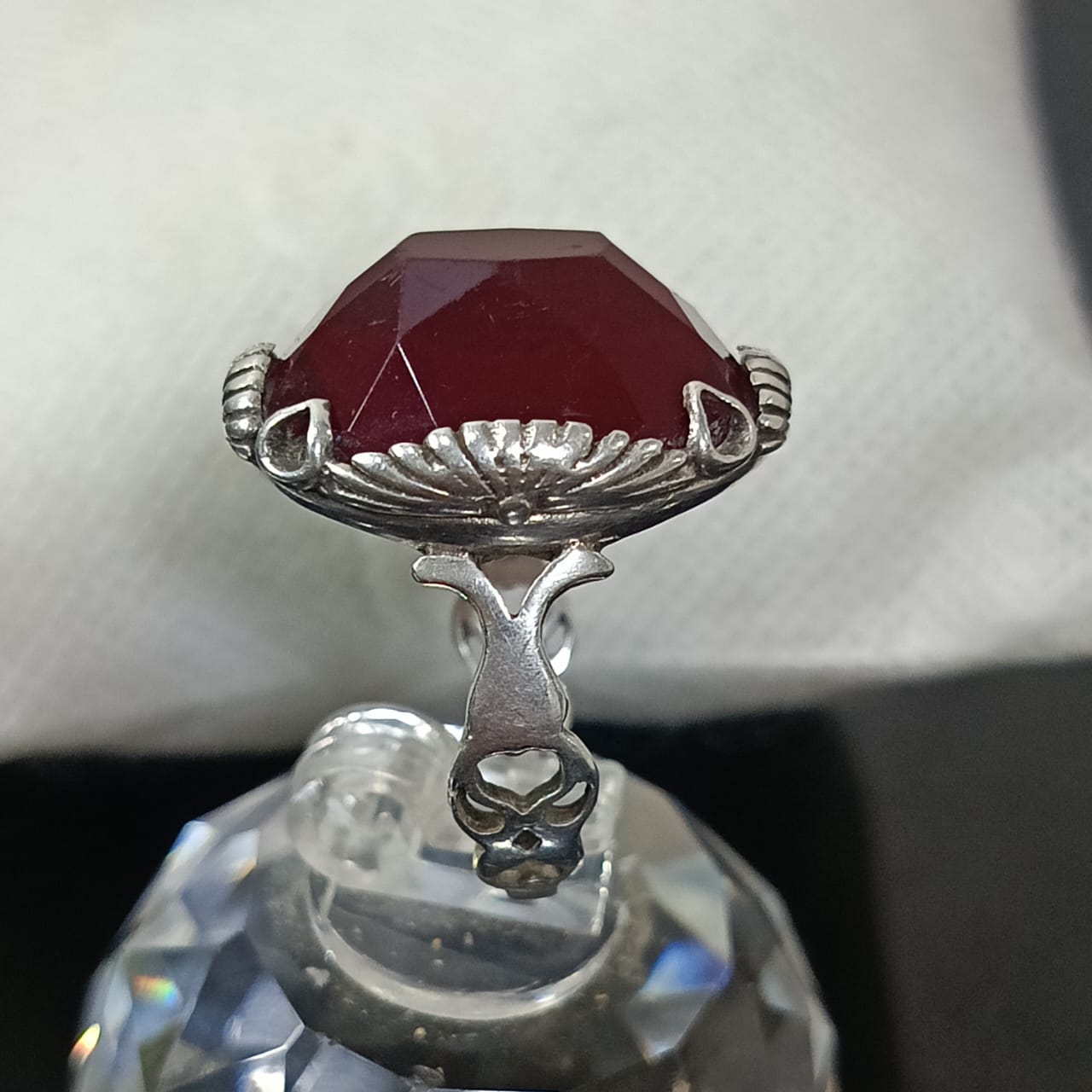 خاتم فضة تحفة بحجر عقيق أحمر شفاف