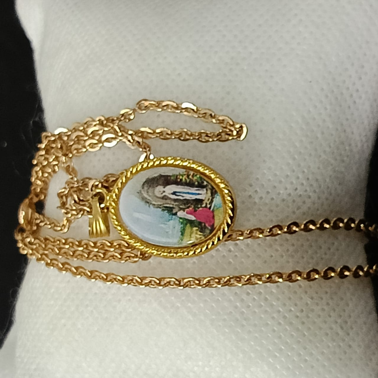 سلسلة بلاكي حر أمريكية تحفة