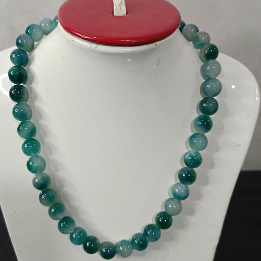 عقد تحفة بحجر طبيعي