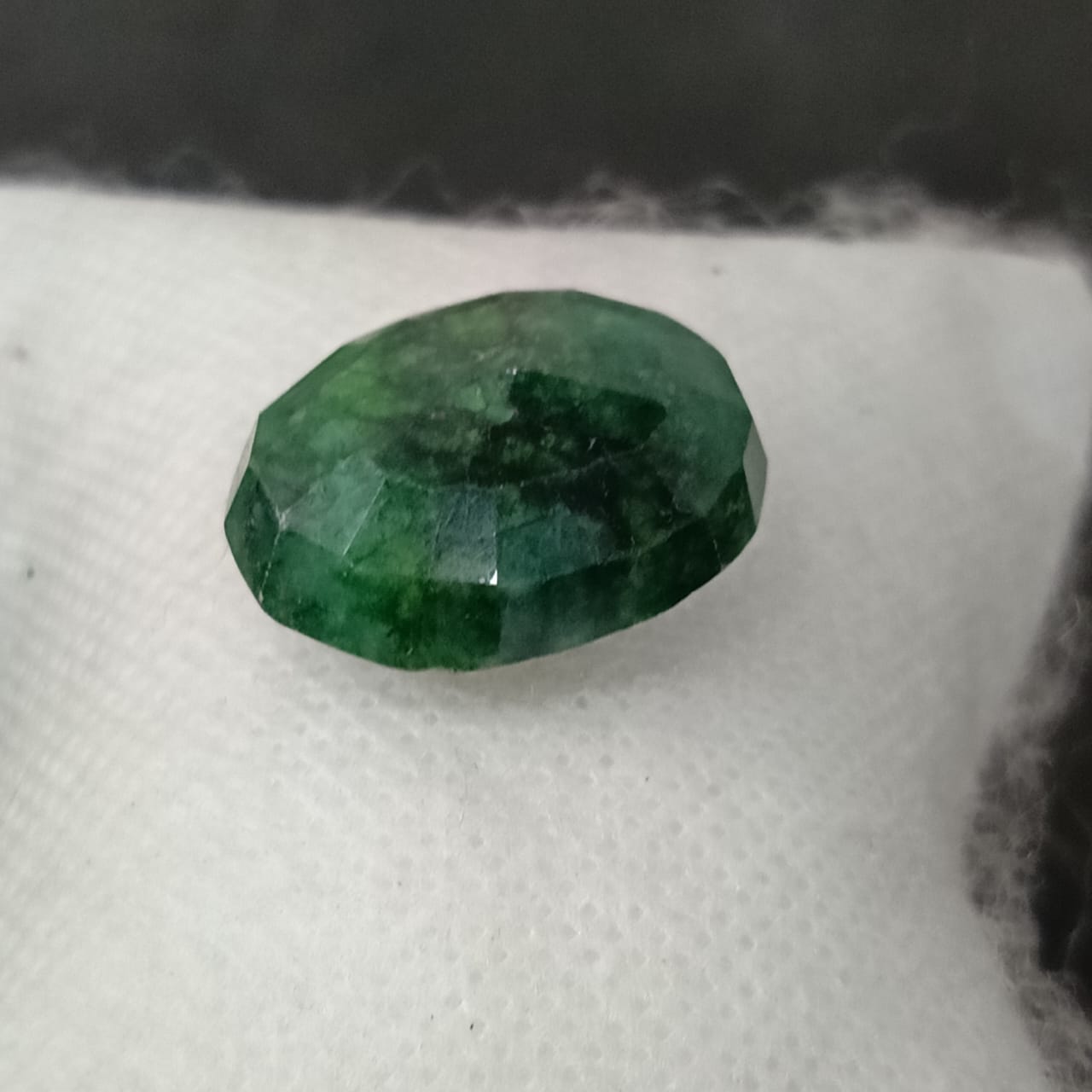 حجر زمرد هندي طبيعي