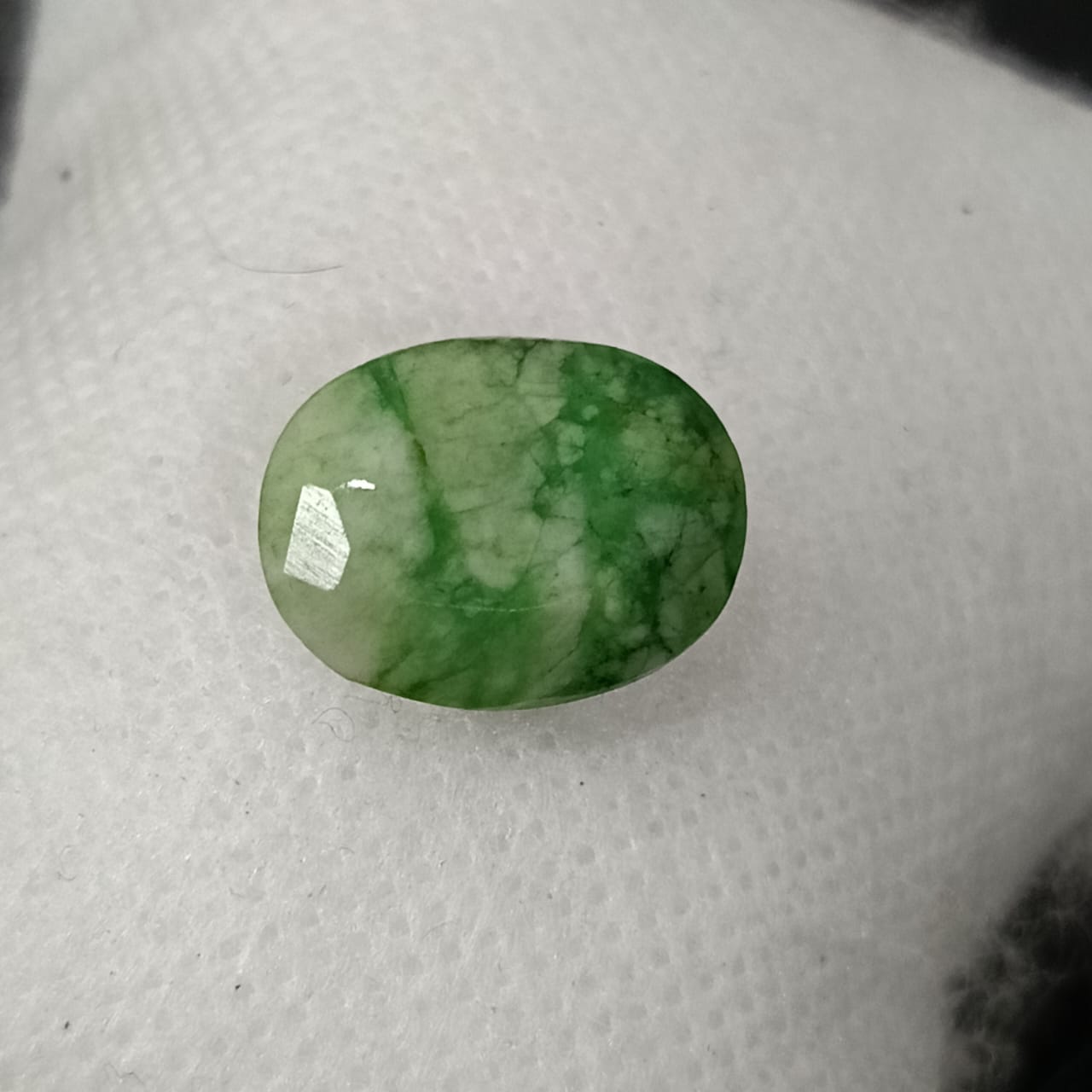 حجر زمرد هندي طبيعي