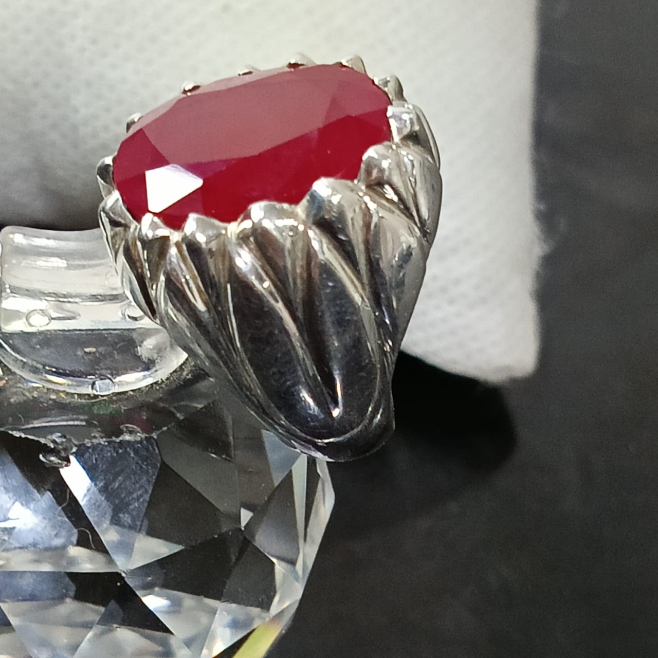 خاتم فضة تحفة بحجر ياقوت