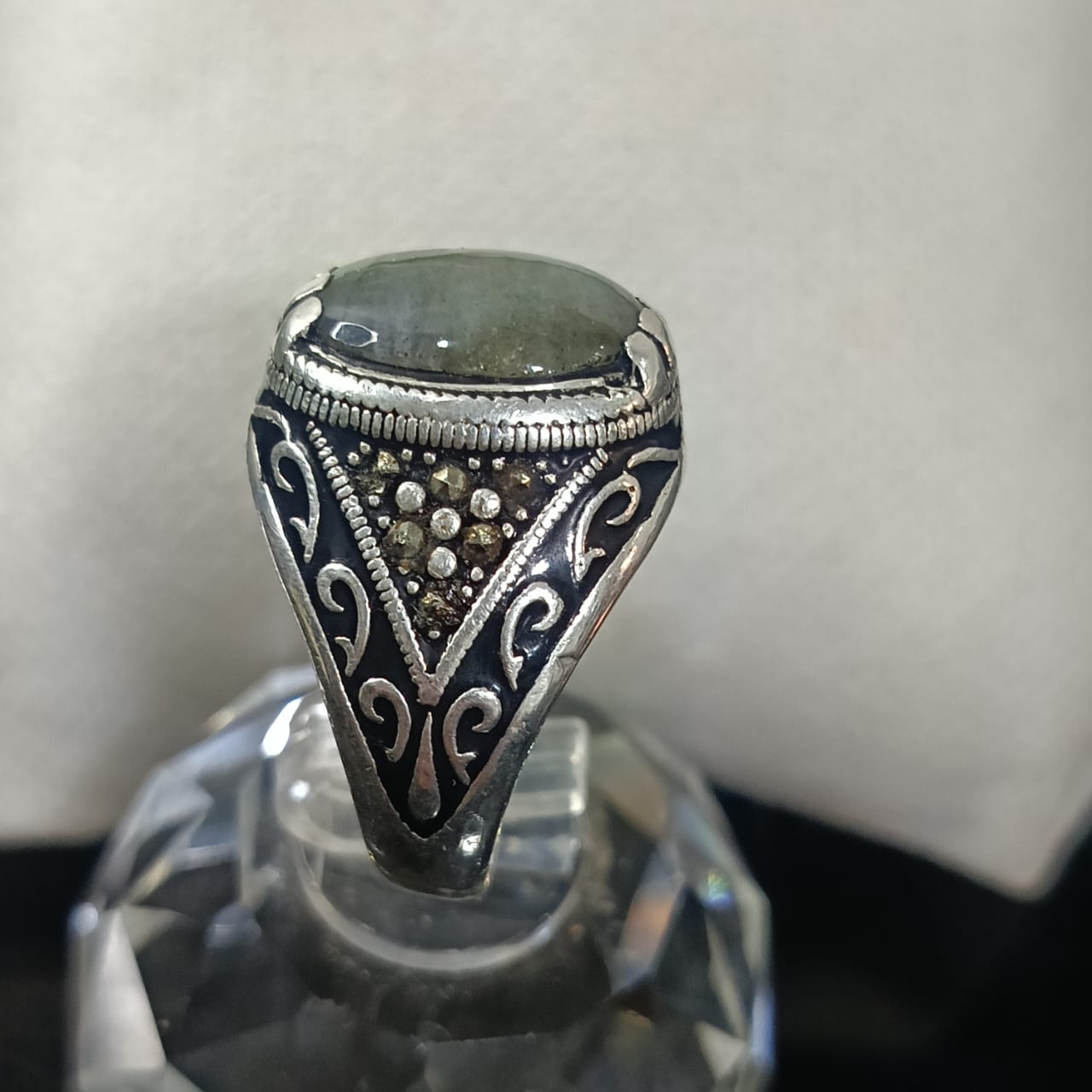 خاتم فضة بحجر طاوس طبيعي