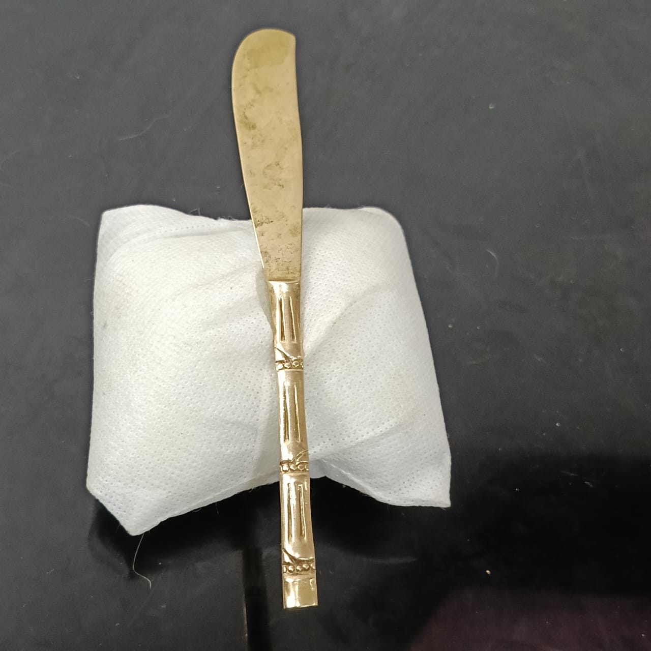 فاتح الأغلفة نحاس