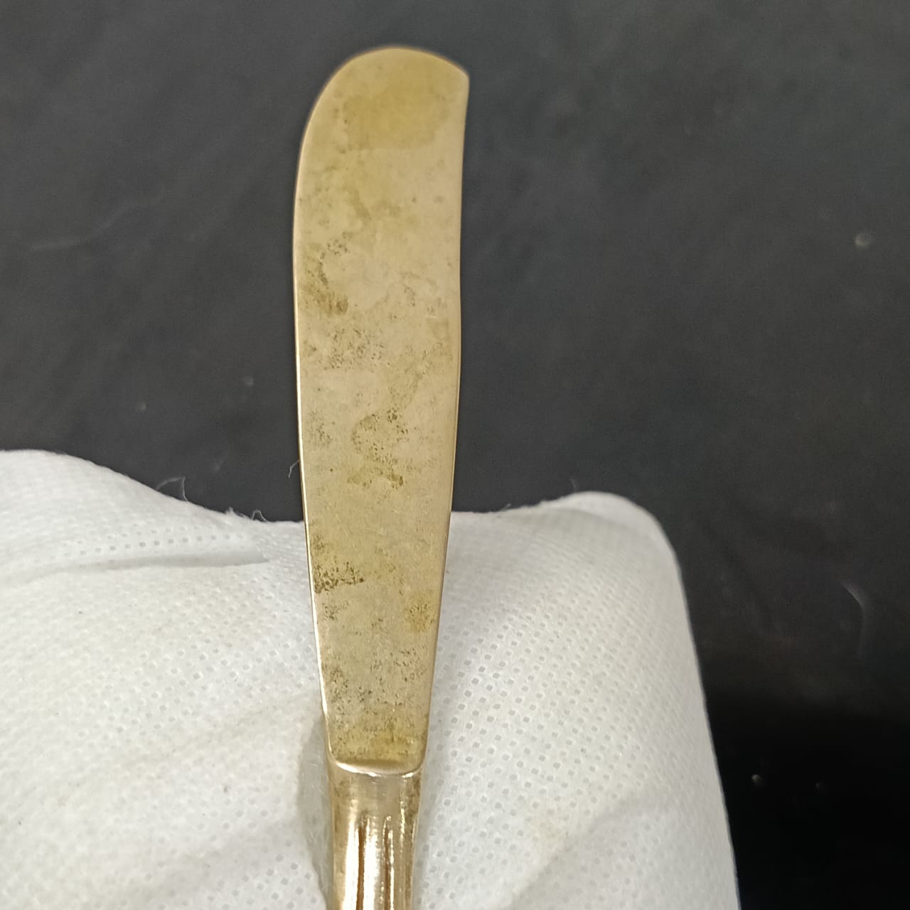 فاتح الأغلفة نحاس