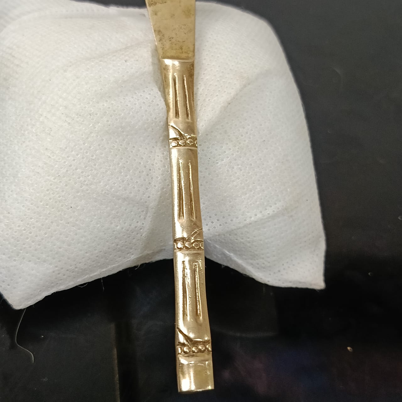 فاتح الأغلفة نحاس