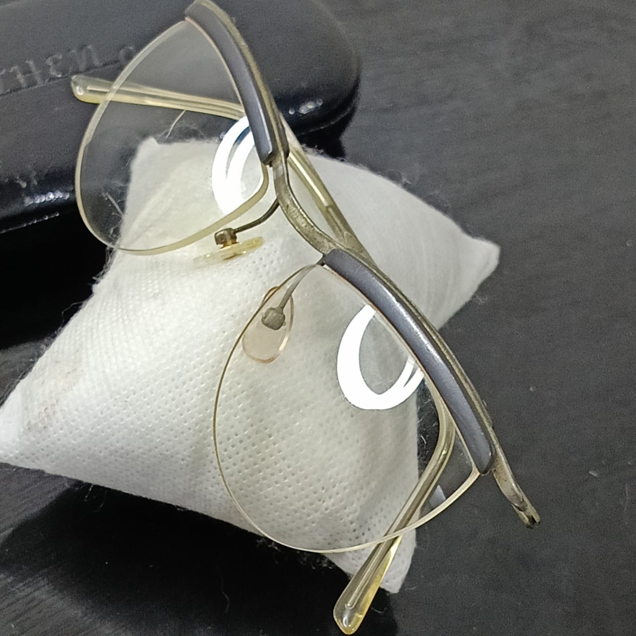 Cadre du lunette vintage