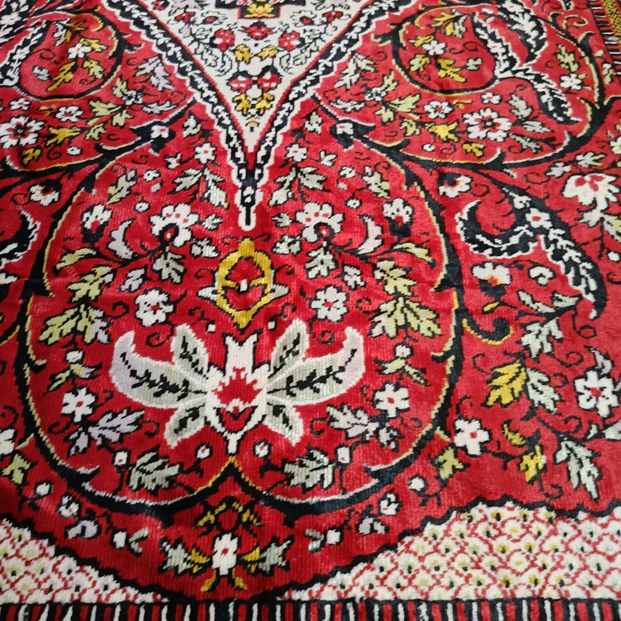 Ancien tapis rouge vintage original