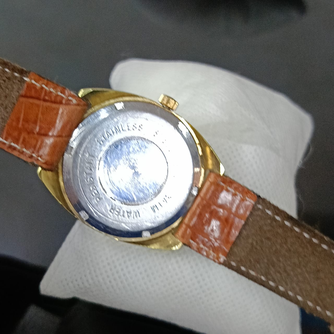 Montre croton 1878 suisse électro Quartz plaqué or