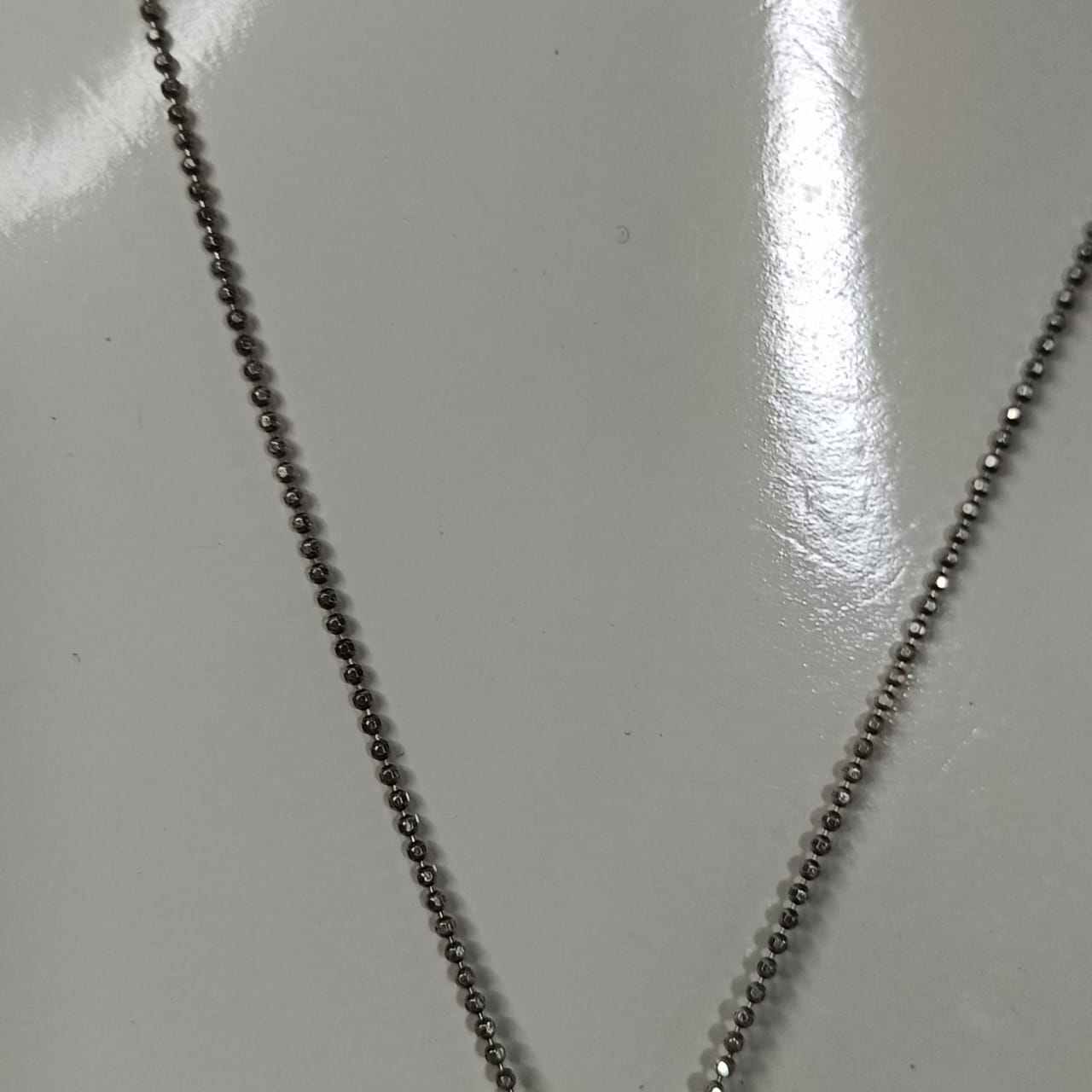 سلسلة فضة بقلادة جميلة