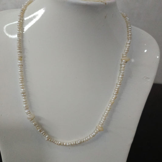 عقد تحفة بالجوهر الحر