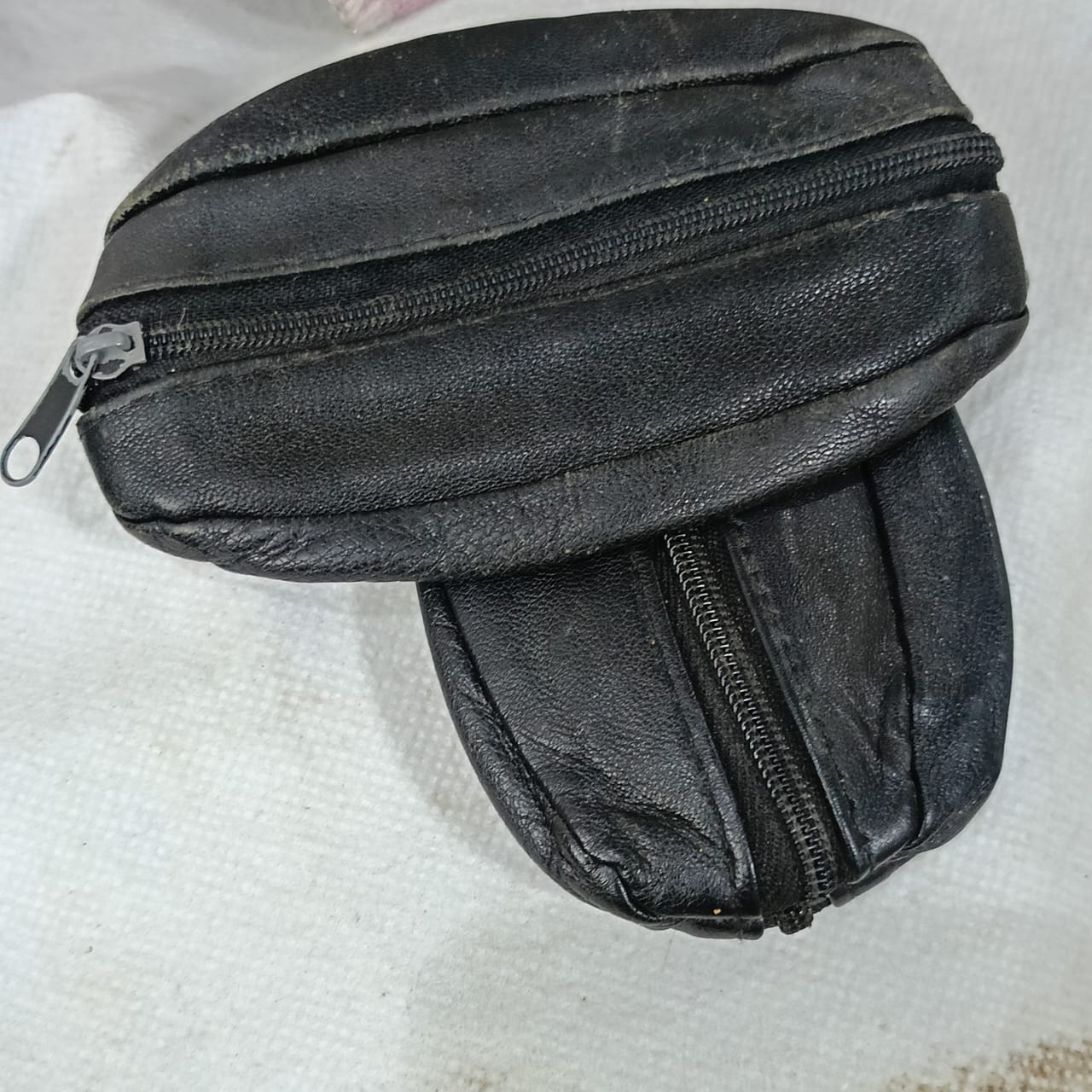 02 portefeuille ancien en cuir vintage