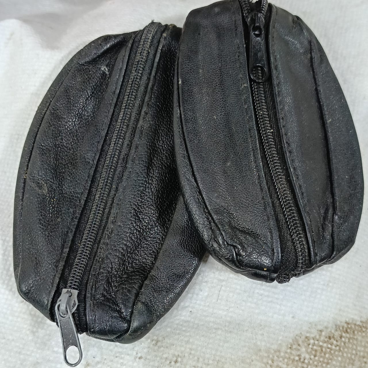 02 portefeuille ancien en cuir vintage