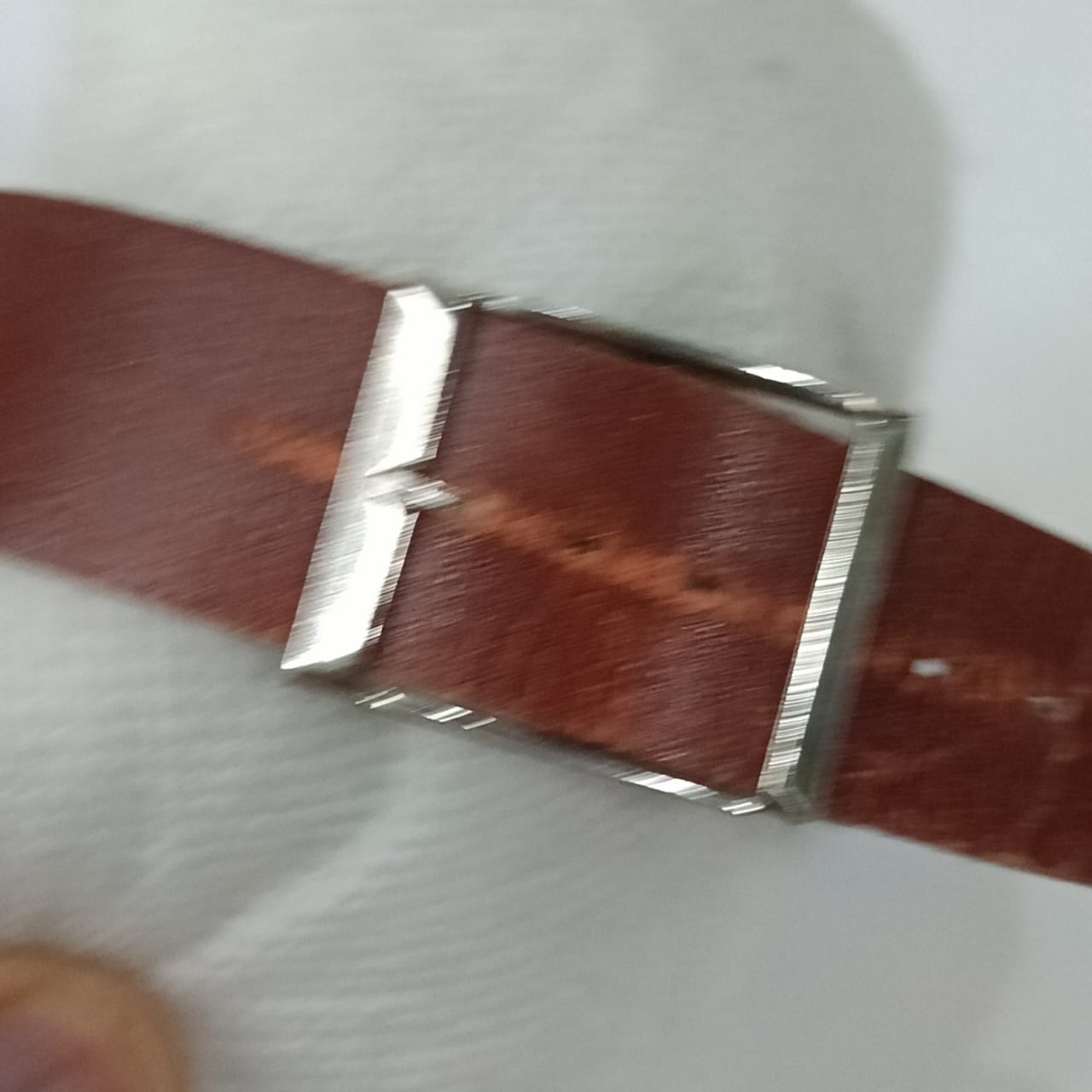 Bracelet en cuir Loui Vuitton