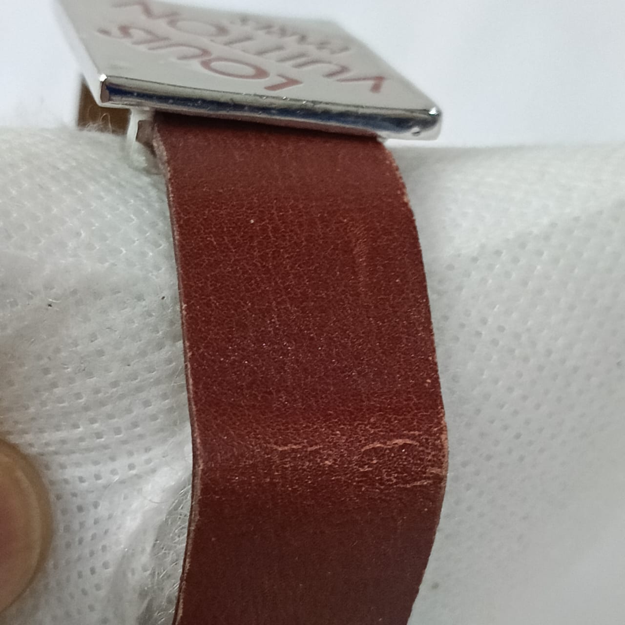 Bracelet en cuir Loui Vuitton