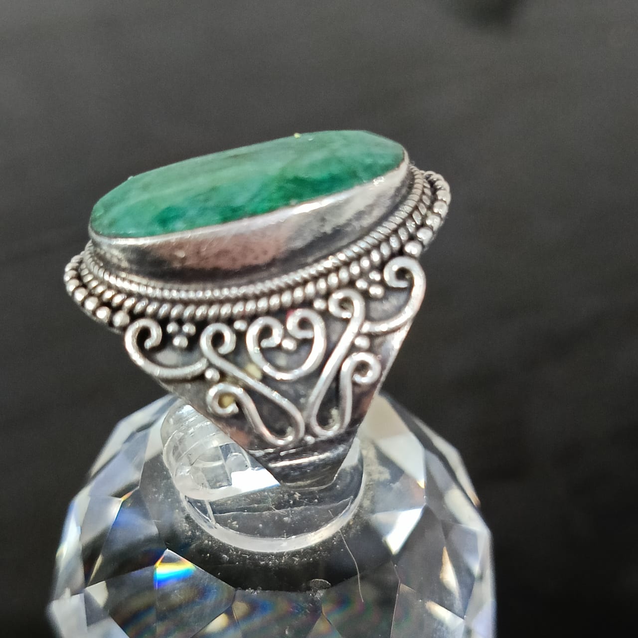 خاتم فضة نسائي مرصع بحجر زمرد طبيعي تحفة