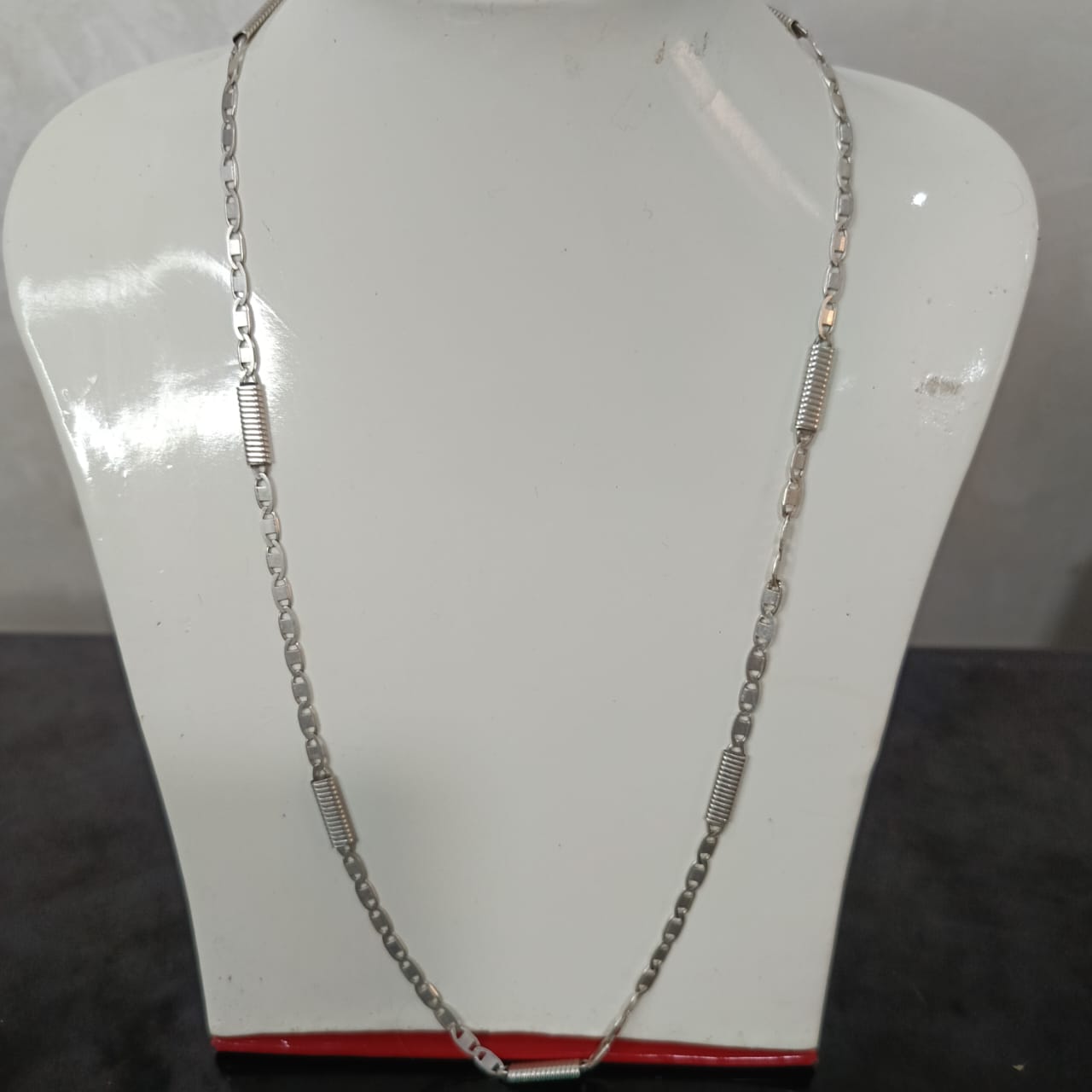 سلسلة فضة