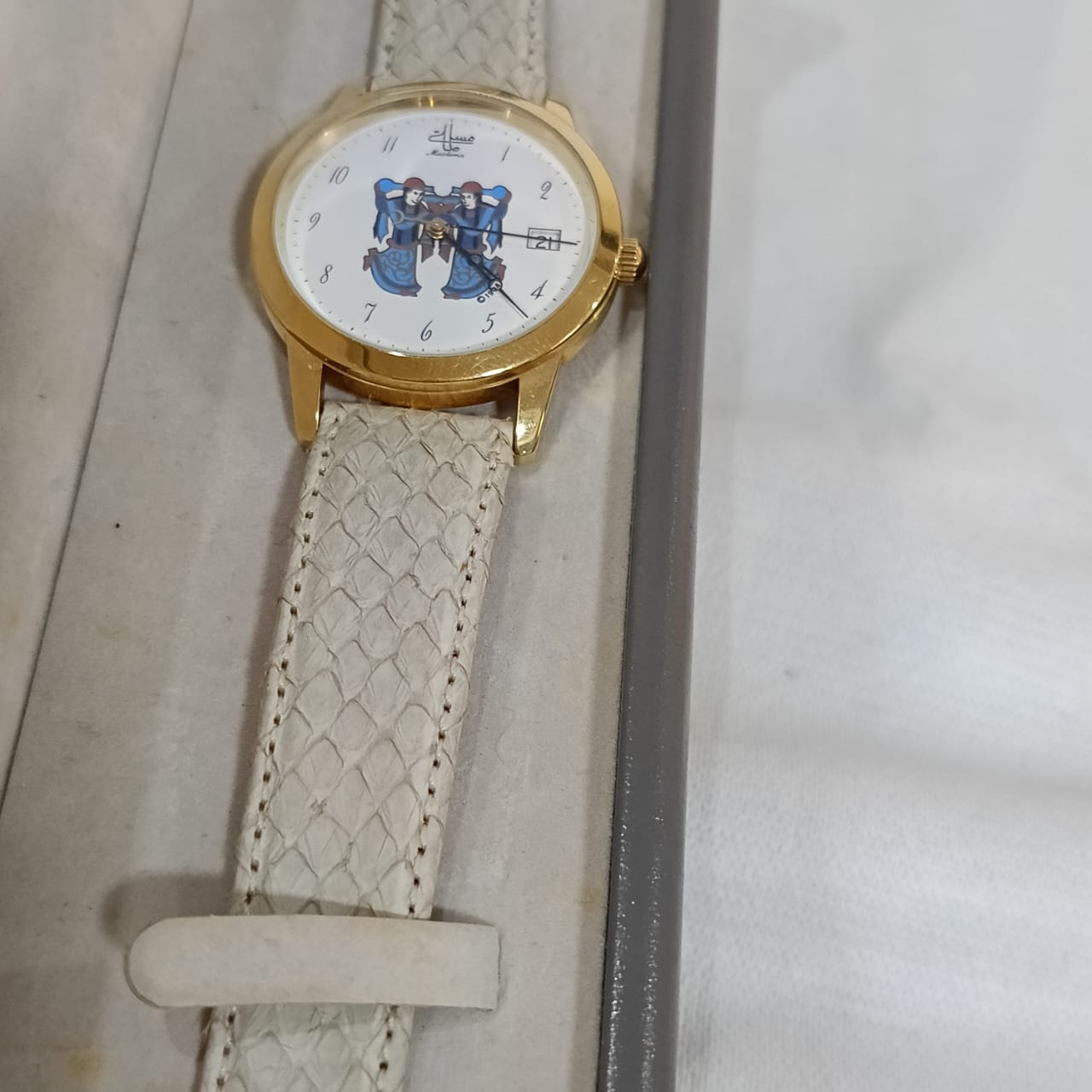 Montre muslima مسلمة automatique suisse original en plaqué or 10m