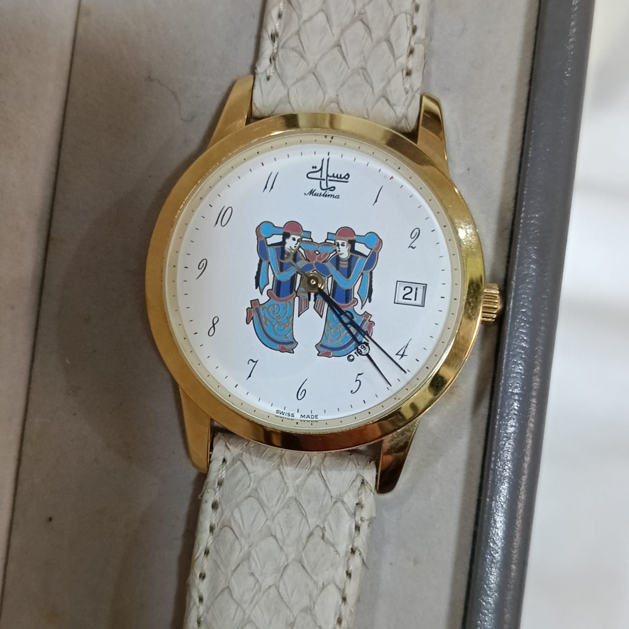 Montre muslima مسلمة automatique suisse original en plaqué or 10m