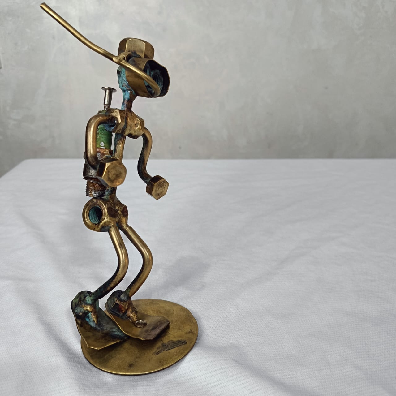 Ancien statut en bronze doré
