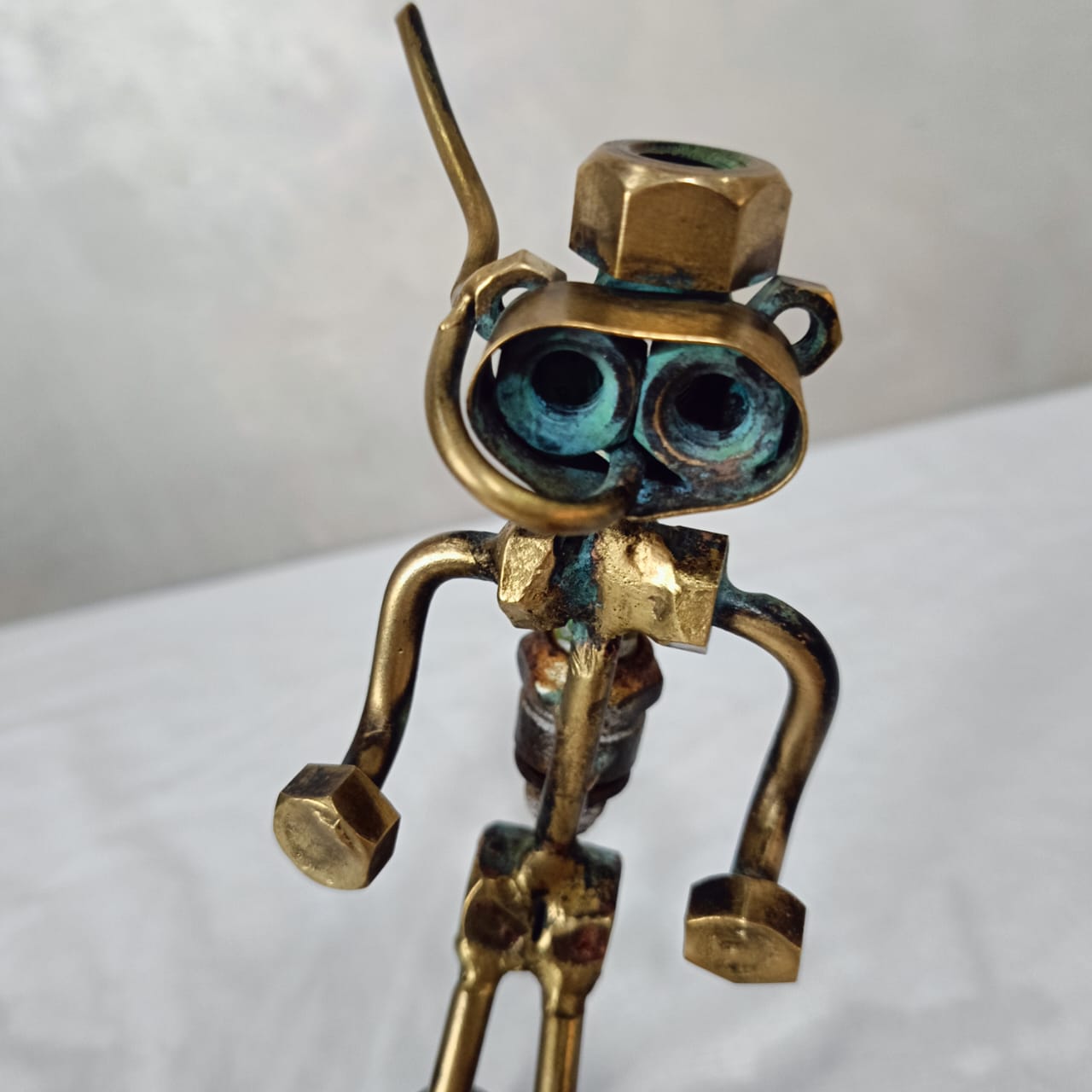 Ancien statut en bronze doré