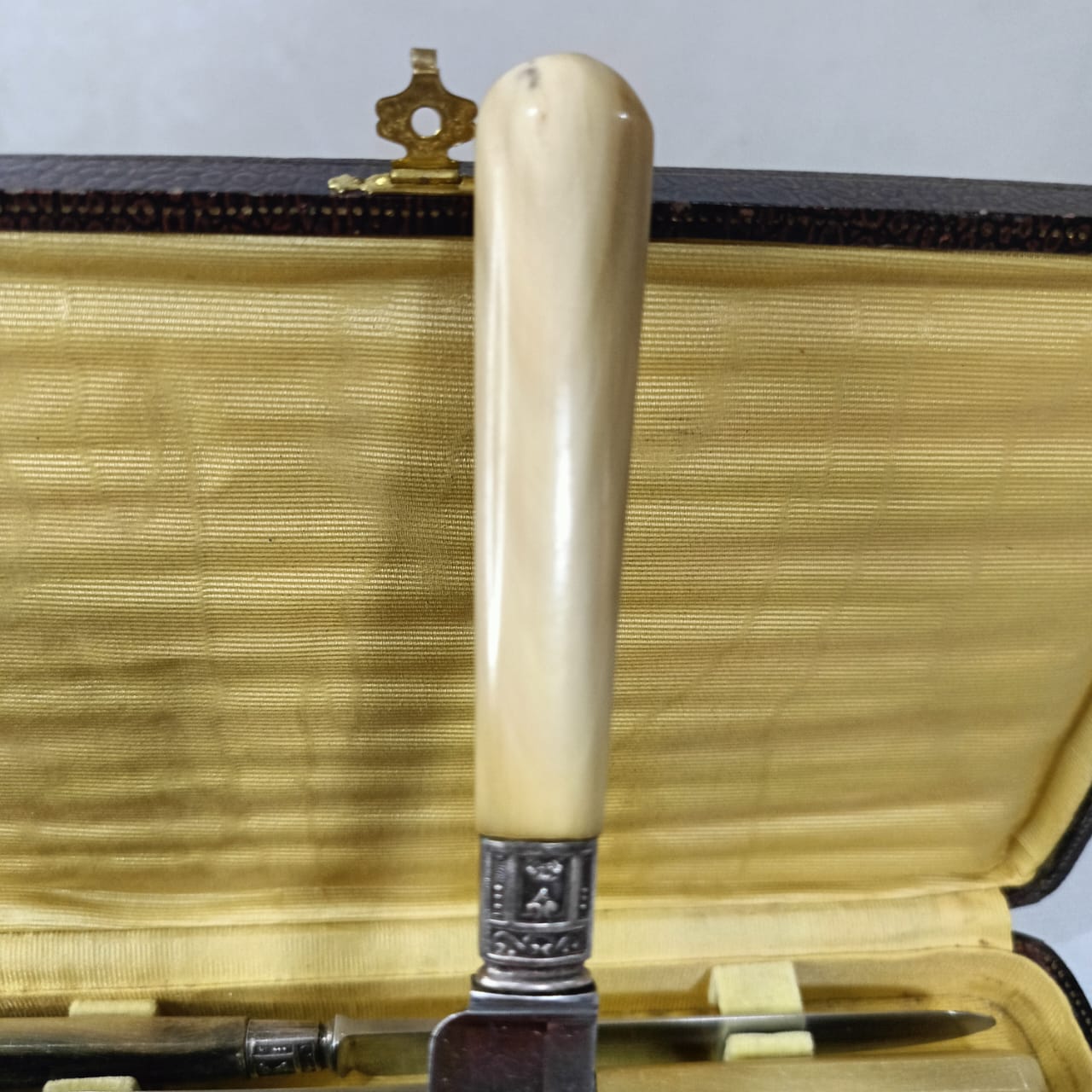 Coffret argenté antique vintage 12 pièce عاج وفضة