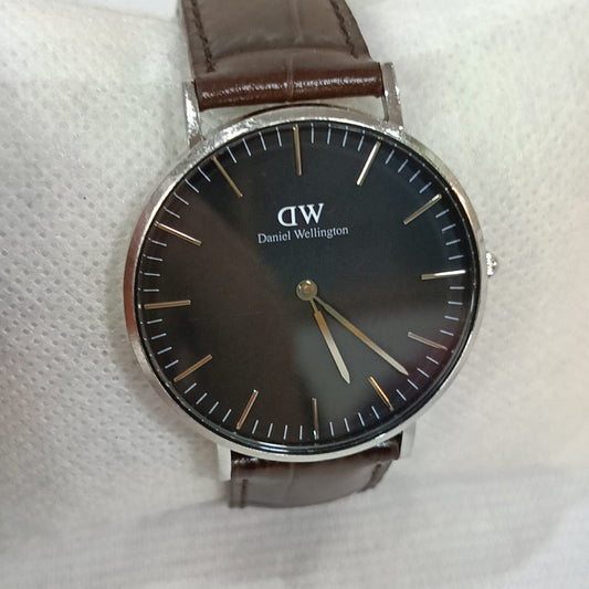 Montre DW daniel Wellington extra plat original unisexe