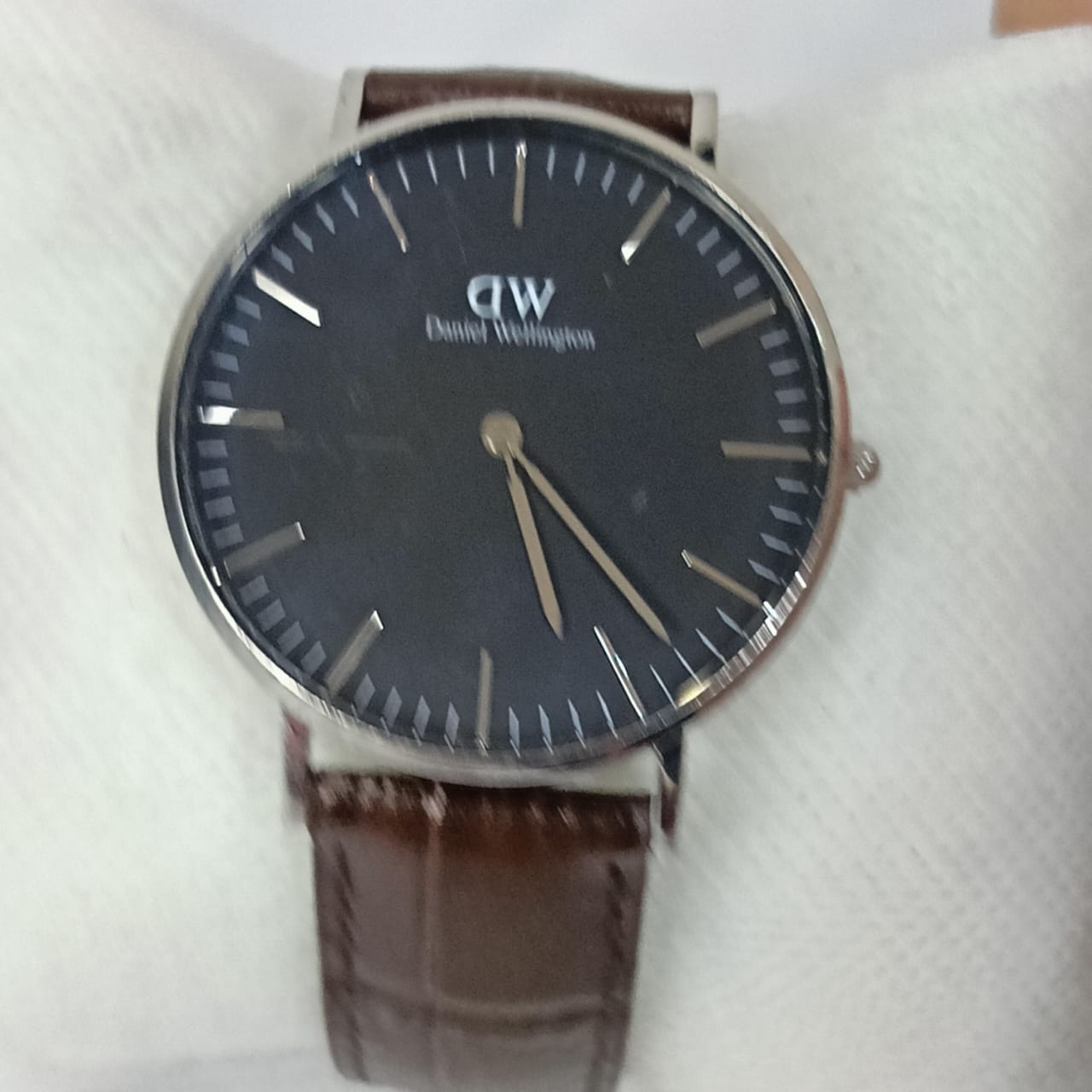 Montre DW daniel Wellington extra plat original unisexe