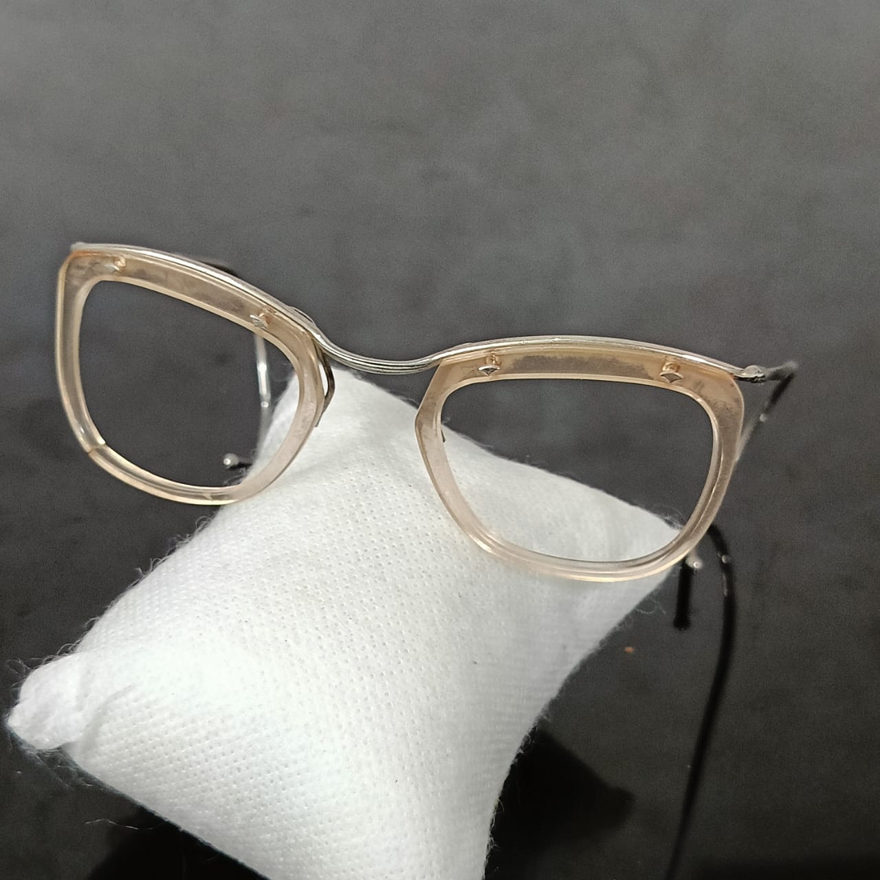 Cadre du lunette vintage original