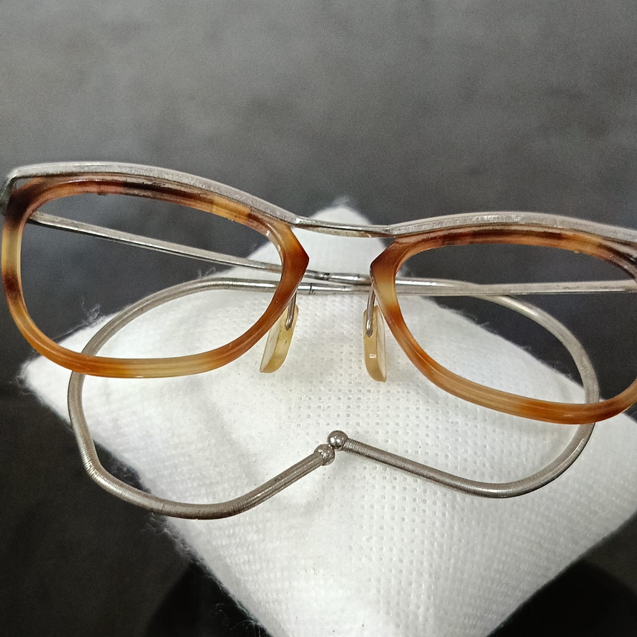 Cadre du lunette vintage original