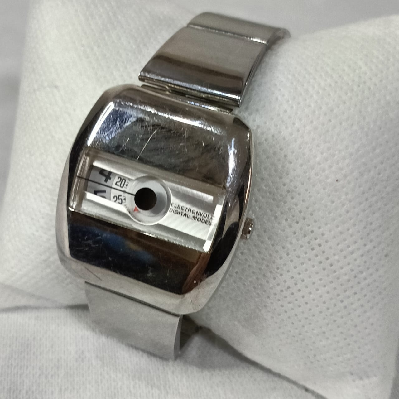 Montre électronvolt Quartz original