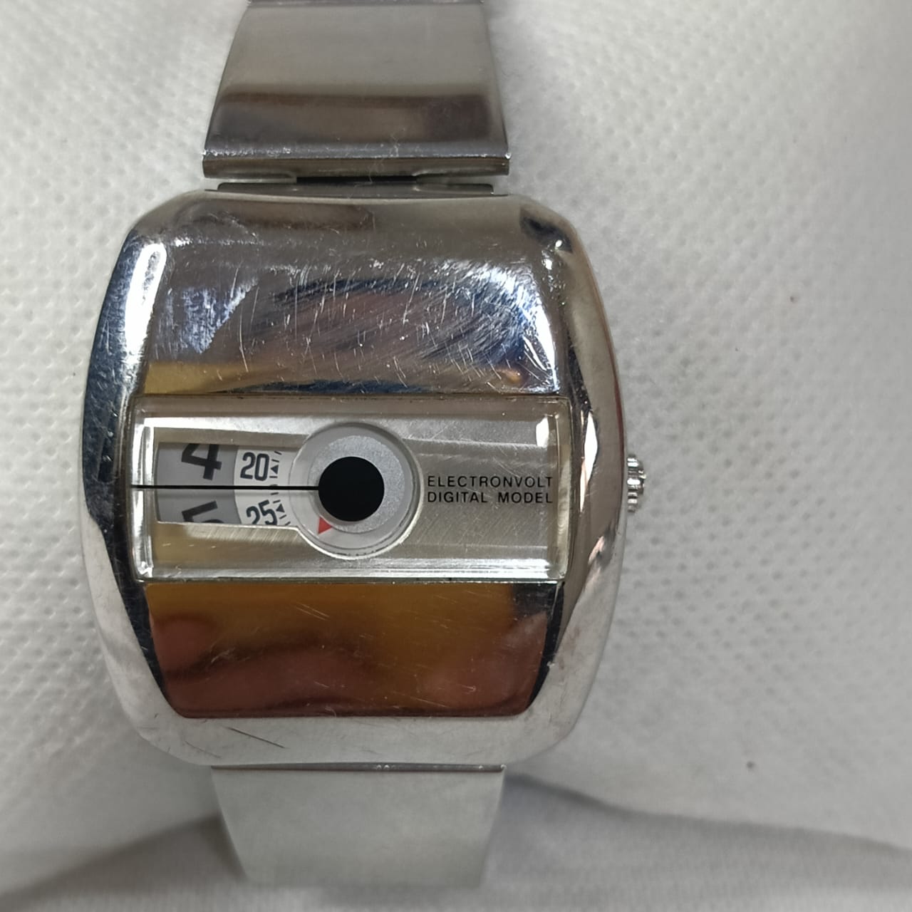 Montre électronvolt Quartz original